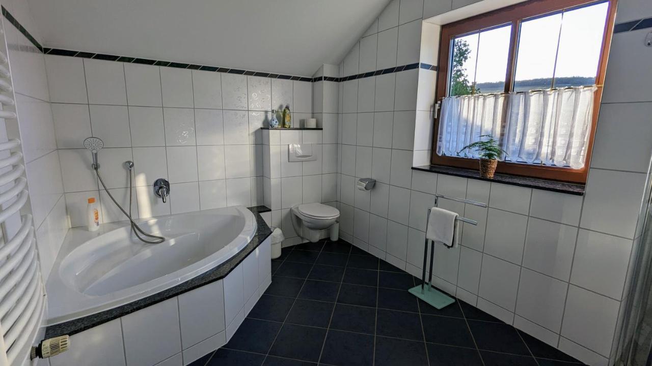 Апартаменты Haus An Der Mosel Бернкастель-Кюс Экстерьер фото